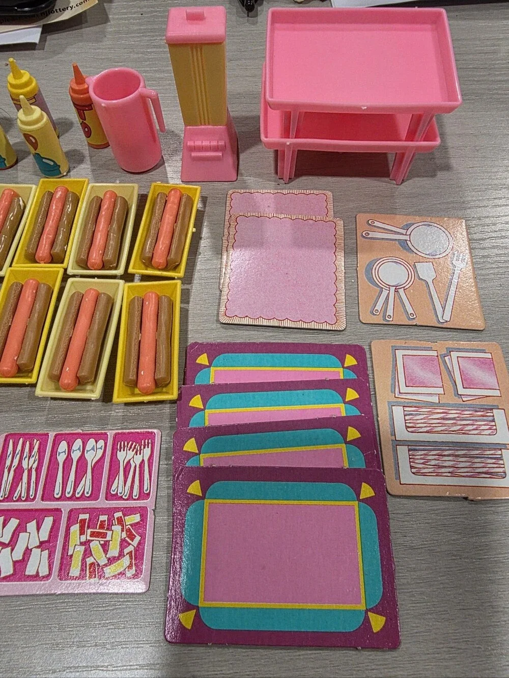 Mattel Toys 1987 California Barbie Hot Dog Stand Food And Drink Pieces.